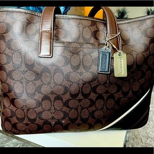 Coach leather signature tote bag (dust bag included) 17(w)x12(h).